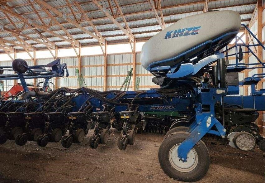 2014 Kinze 4900 Planter