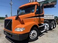 2017 Volvo VNM64T200 Semi Trucks/Trailer