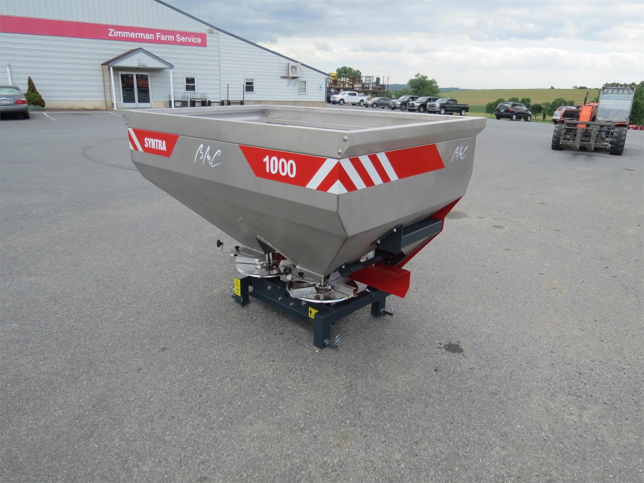 2025 BMC SYNTRA 1000 Pull-Type Fertilizer Spreader
