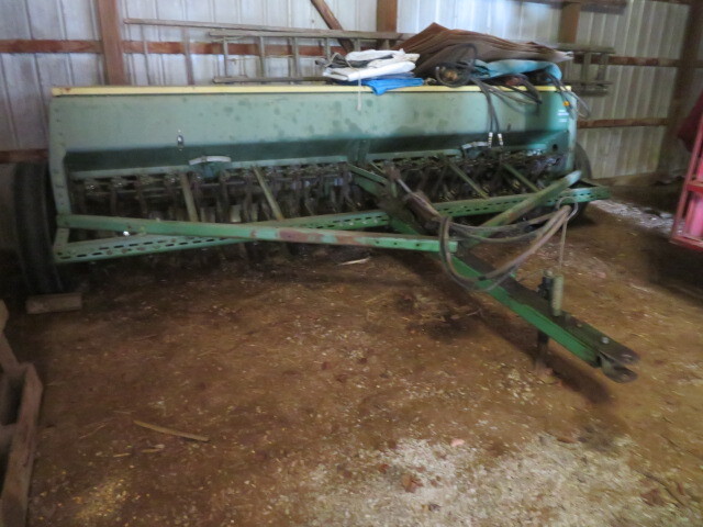  John Deere 8300 Drill