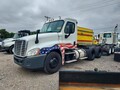 2013 Freightliner Cascadia 125 Semi Trucks/Trailer