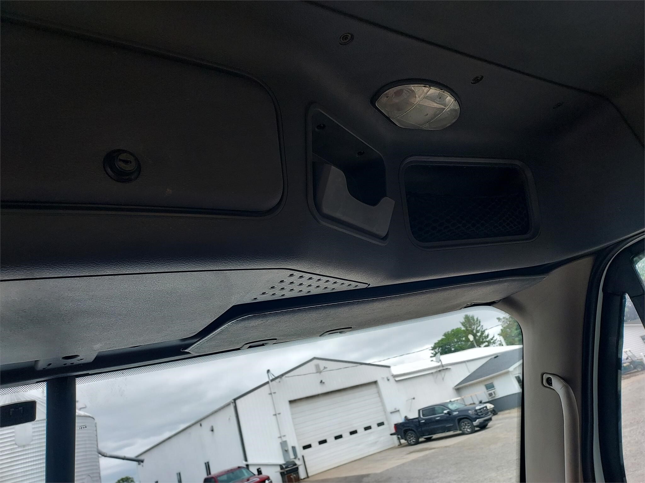 2013 Freightliner Cascadia 125 Semi Trucks/Trailer