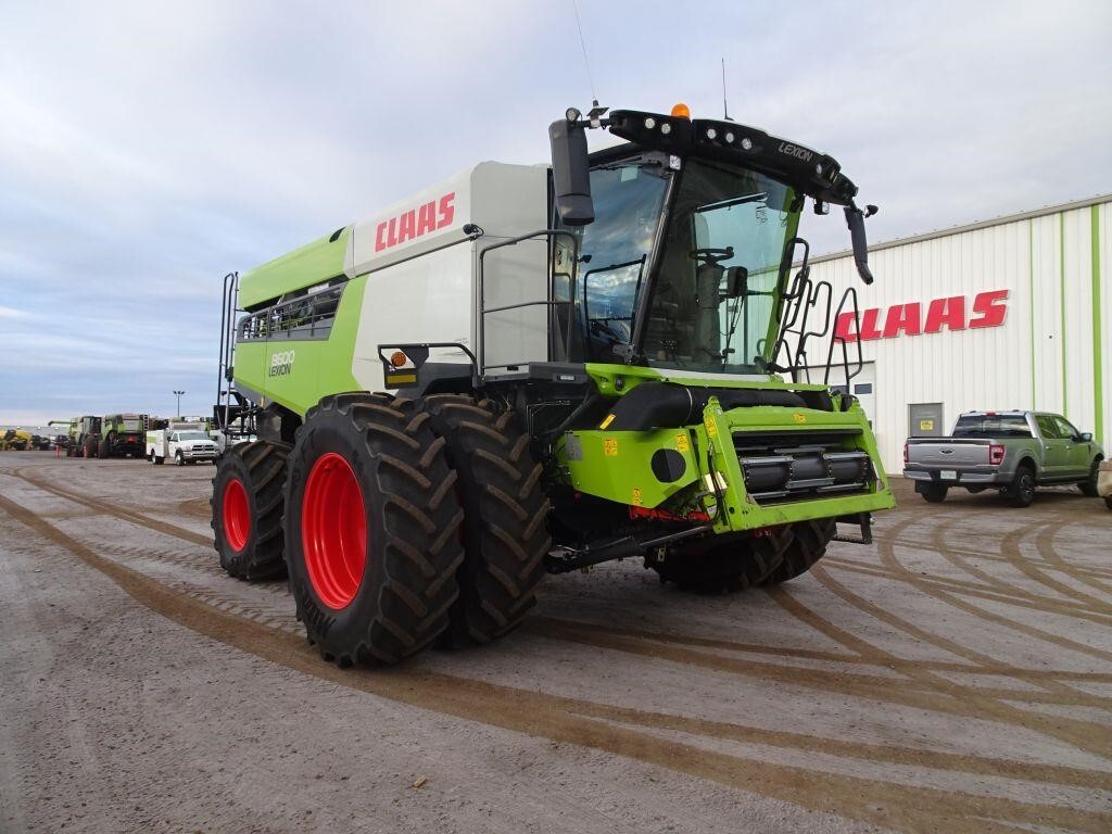 2023 Claas LEXION 8600 Combine