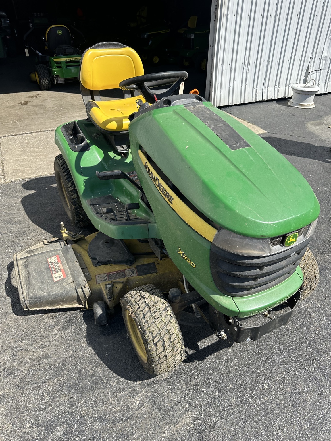2011 John Deere X320 Lawn Mower