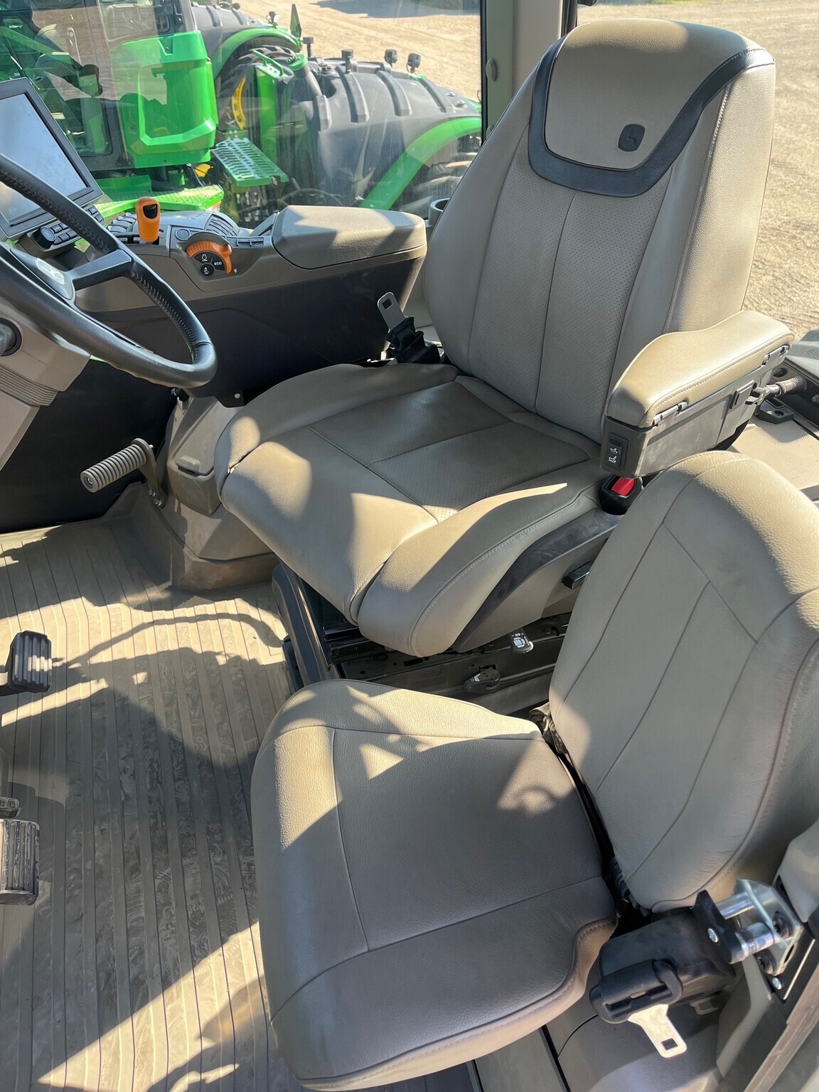 2022 John Deere 9RX 640 Tractor