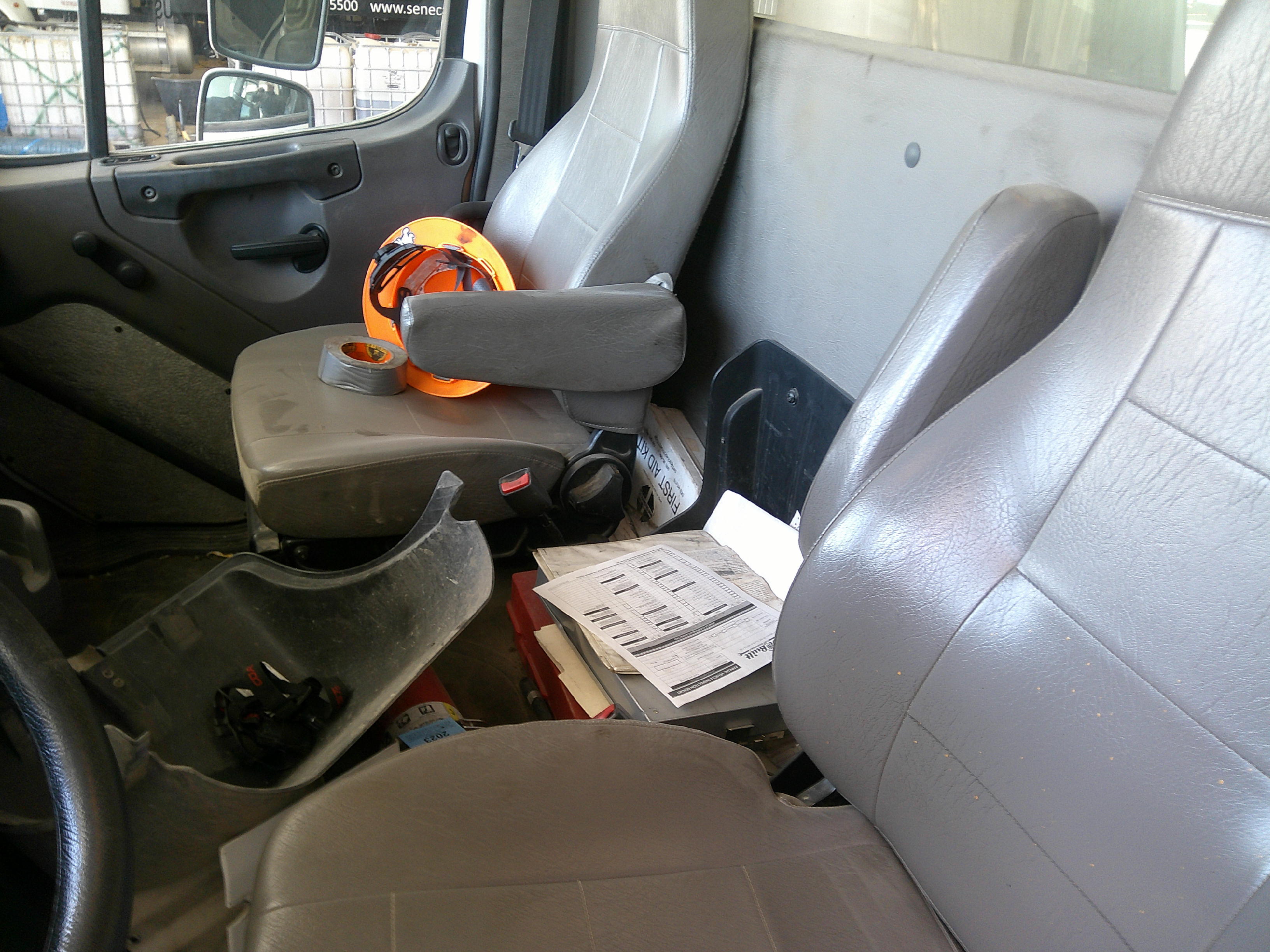 2017 Freightliner 114SD Semi Trucks/Trailer