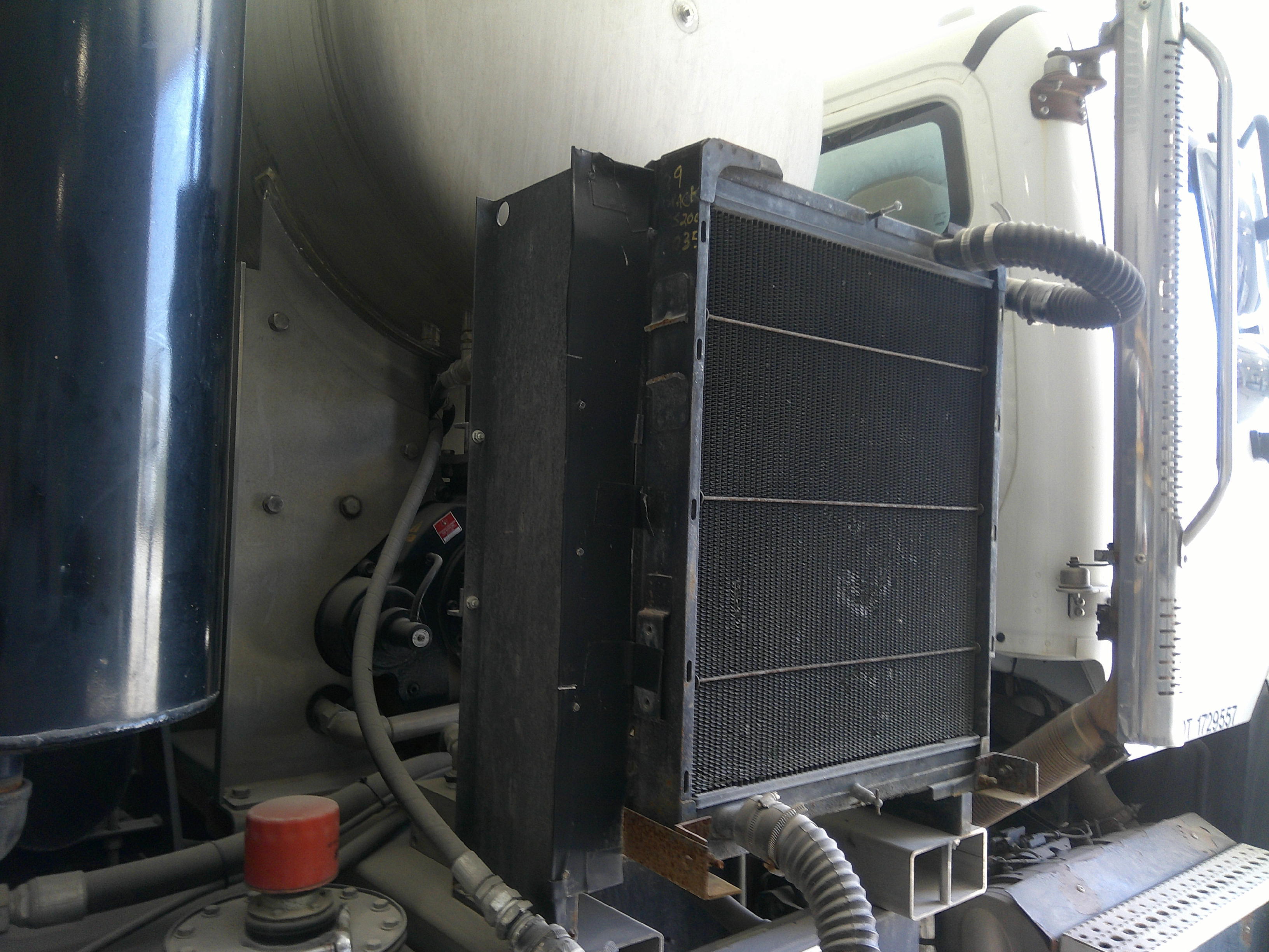 2017 Freightliner 114SD Semi Trucks/Trailer