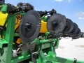  Farm King 2460 Pull-Type Sprayer
