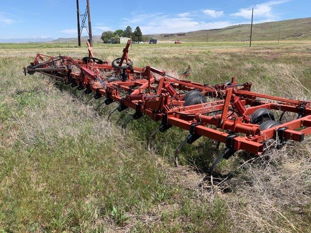  Case IH 4300 Field Cultivator