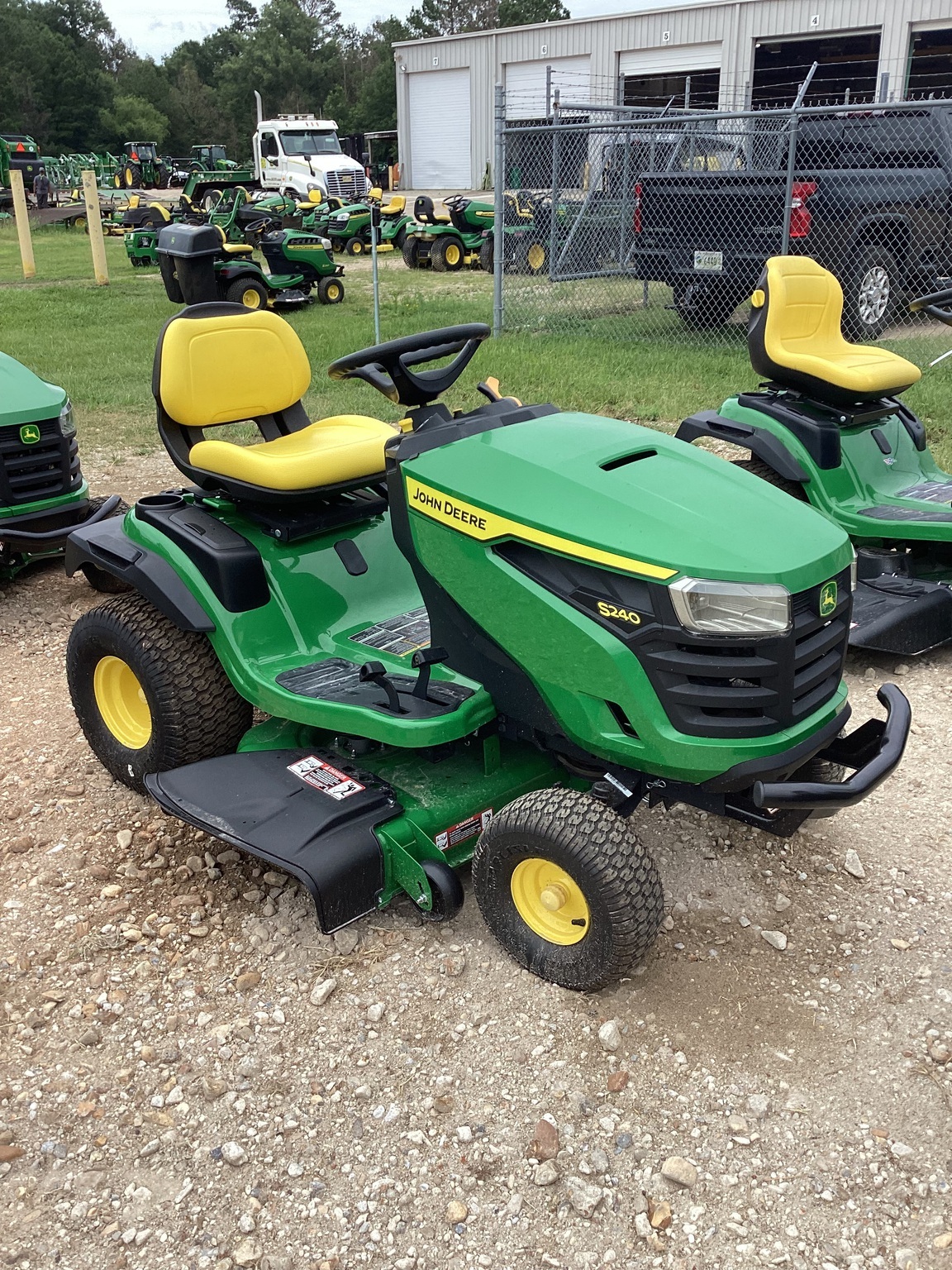 Fascinating John Deere 240 Riding Mower Images