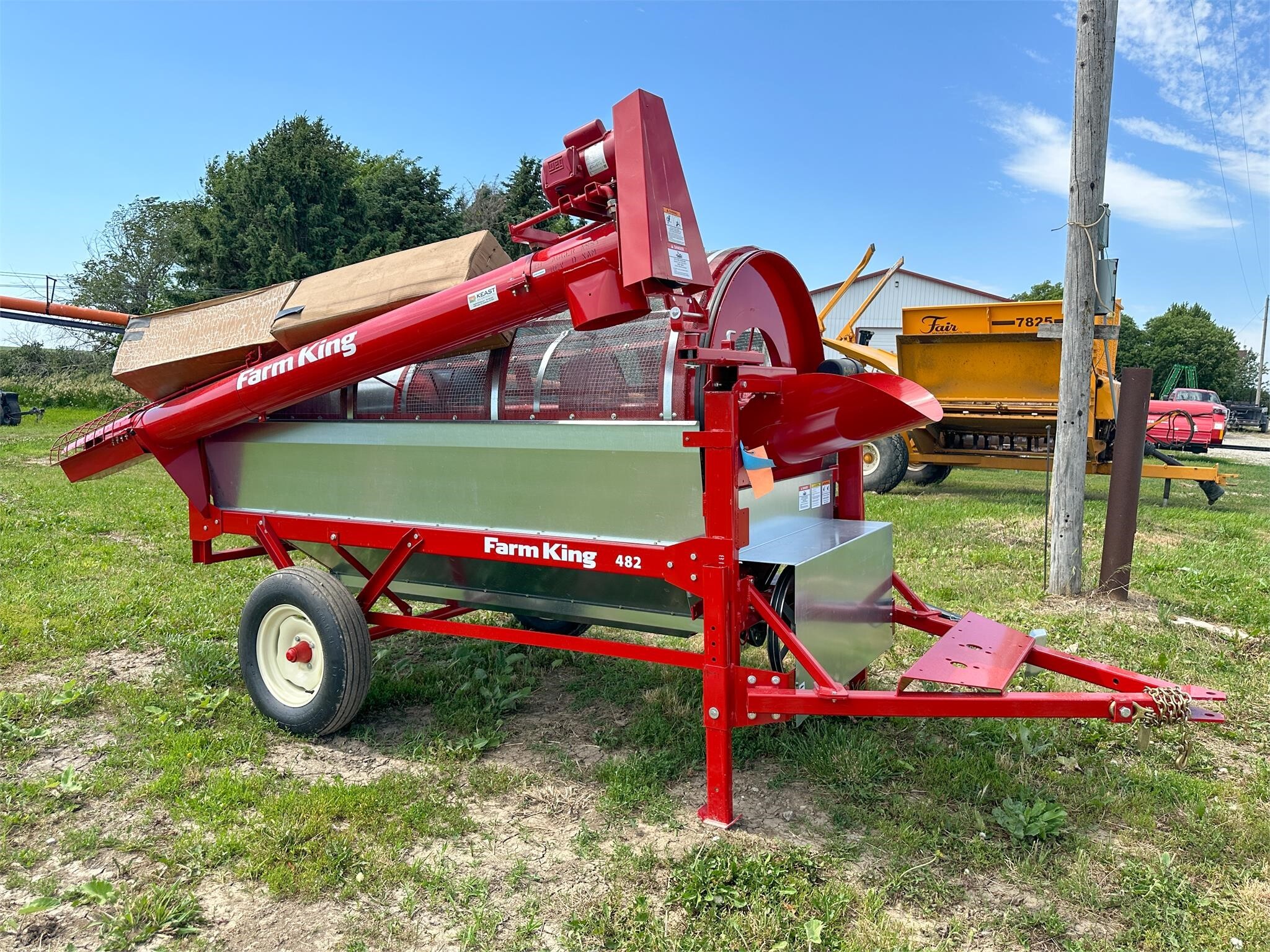 2026 Farm King Y482 Grain Cleaner