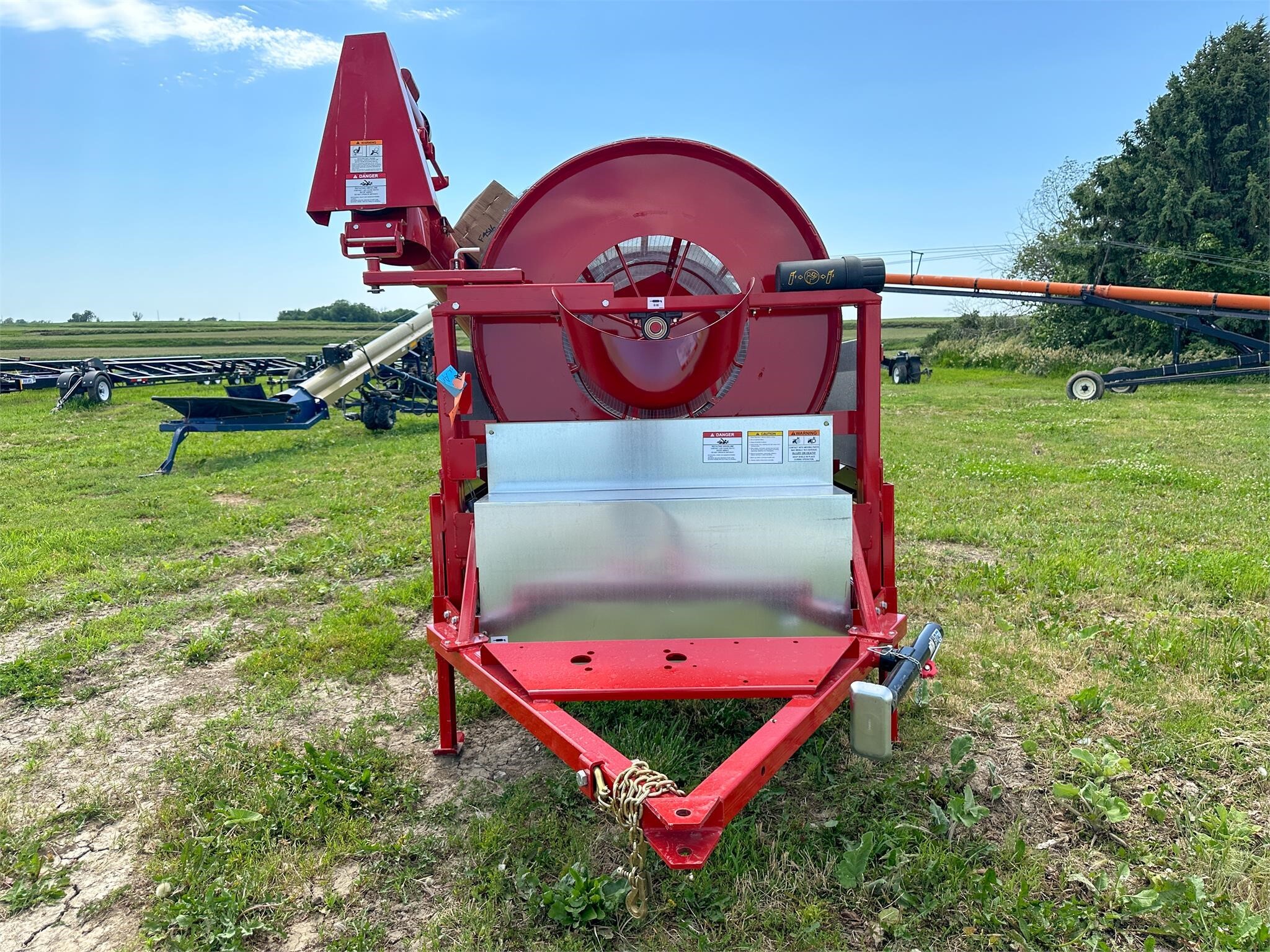 2026 Farm King Y482 Grain Cleaner
