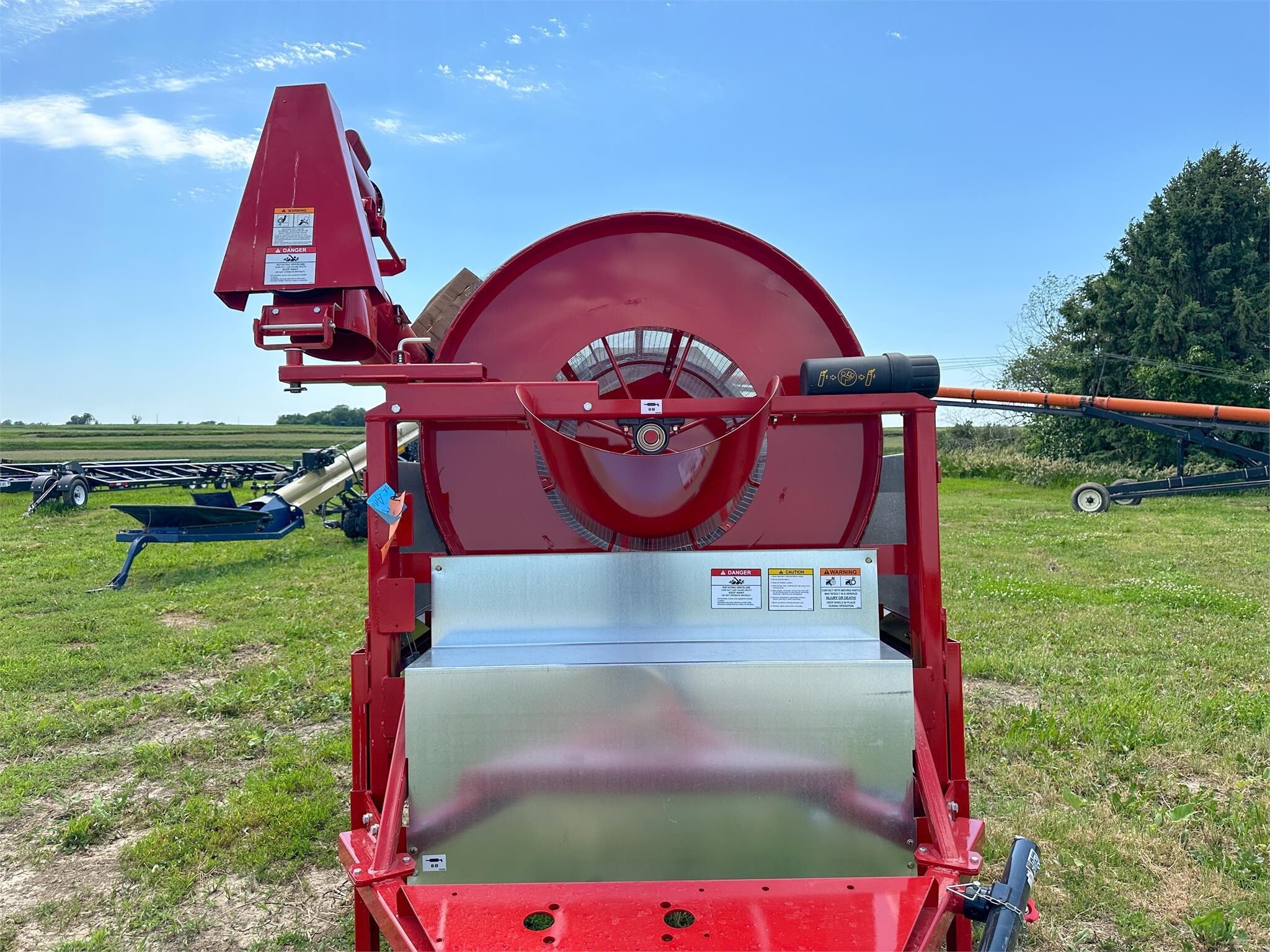 2026 Farm King Y482 Grain Cleaner