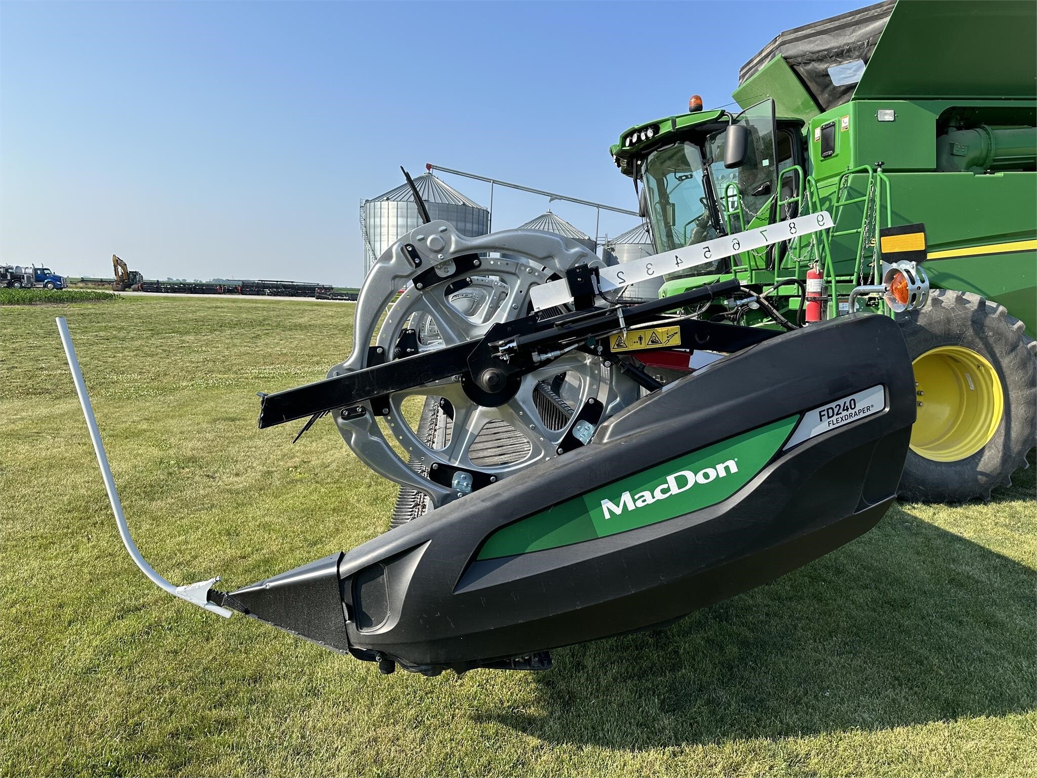 2024 MacDon FD240 Platform