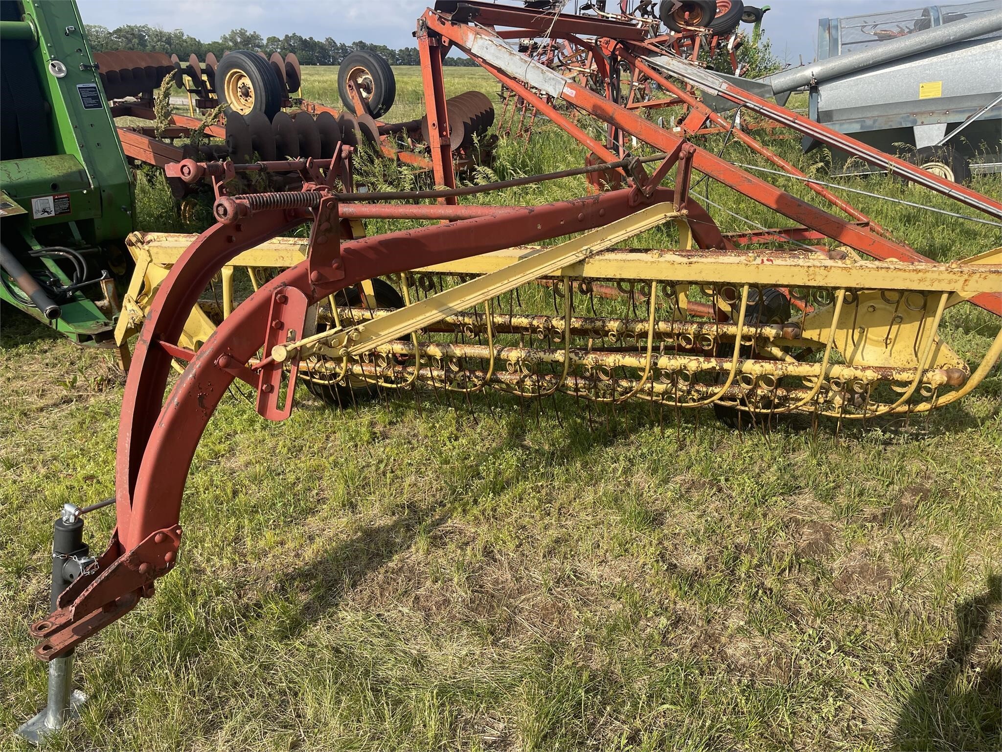  New Holland 56 Rake