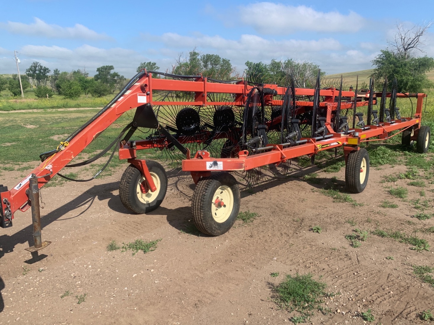 2013 H & S BF1660 Rake