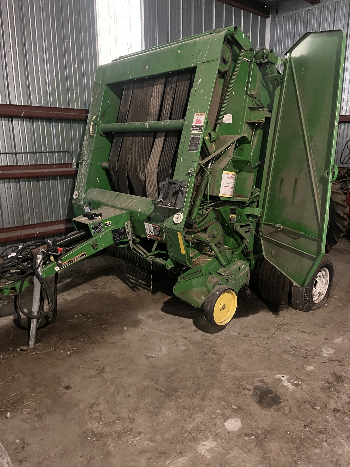 2004 John Deere 567 Round Baler