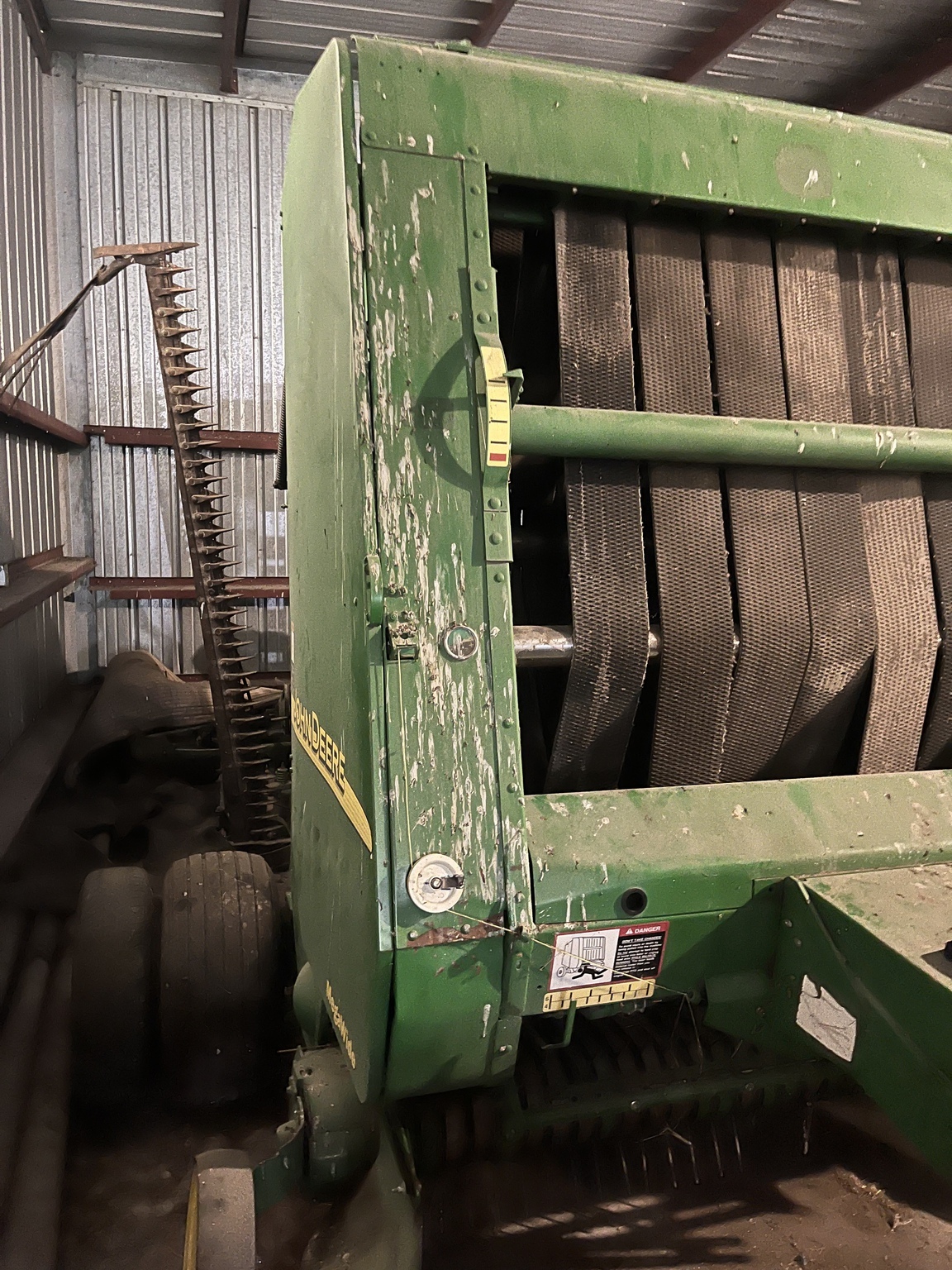 2004 John Deere 567 Round Baler