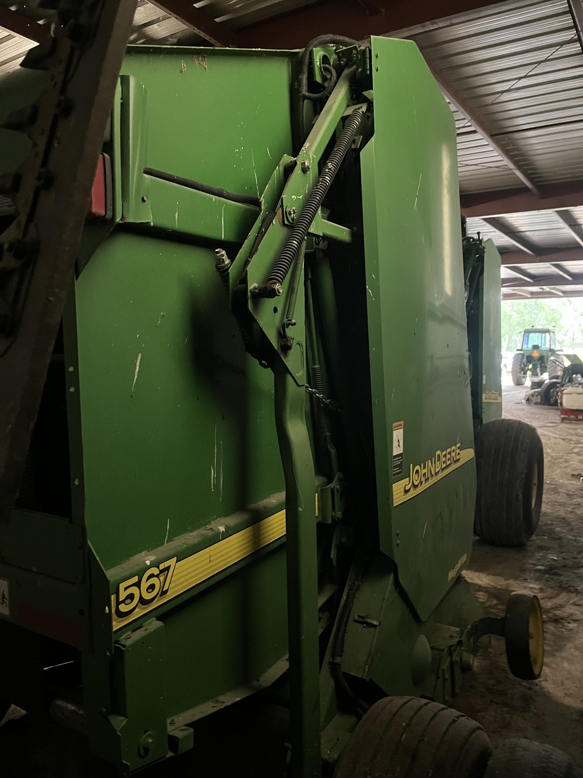 2004 John Deere 567 Round Baler