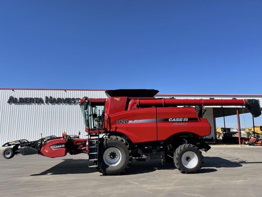 2010 Case IH 7120 Combine