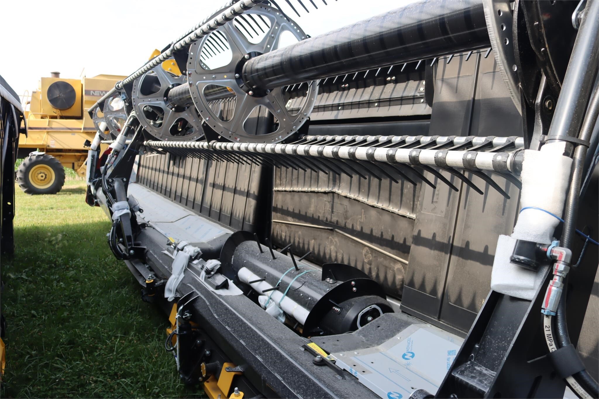  MacDon FD245 Platform