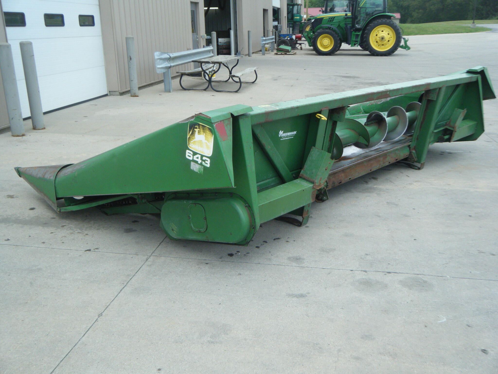 1981 John Deere 643 Corn Head