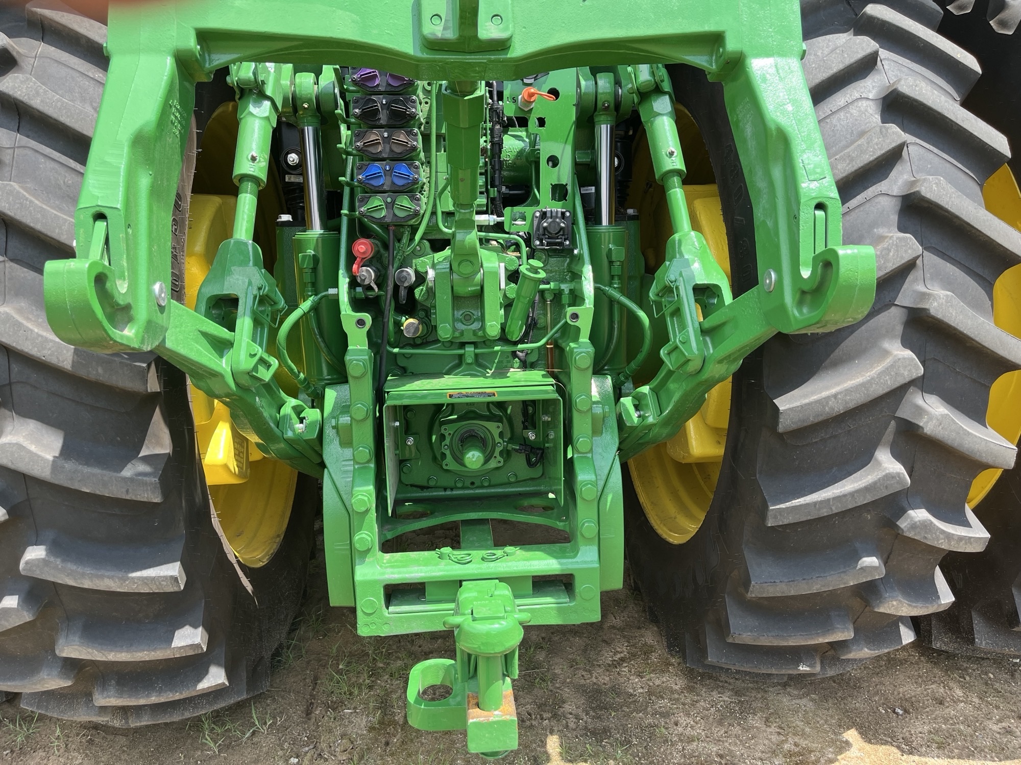 2023 John Deere 8R 250 Tractor
