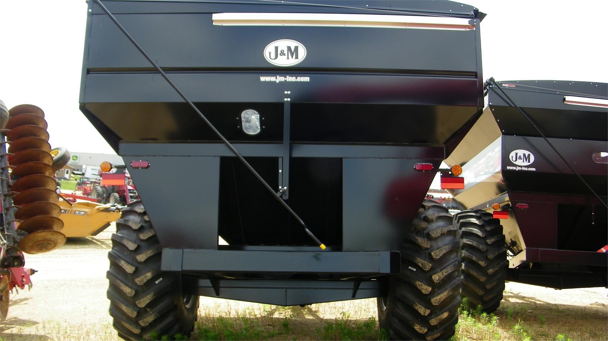 2026 J&M 750 Grain Cart