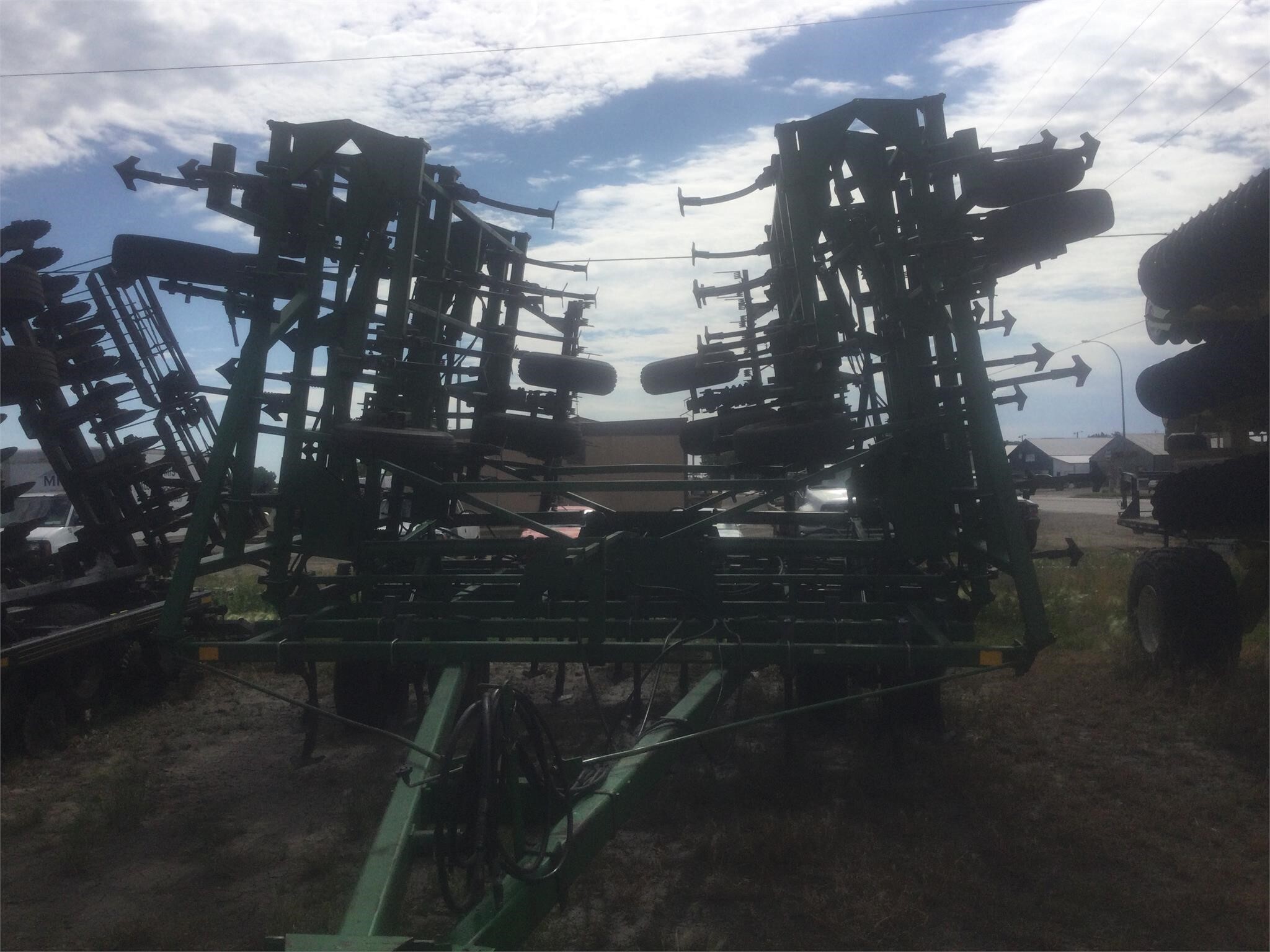  John Deere 985 Field Cultivator