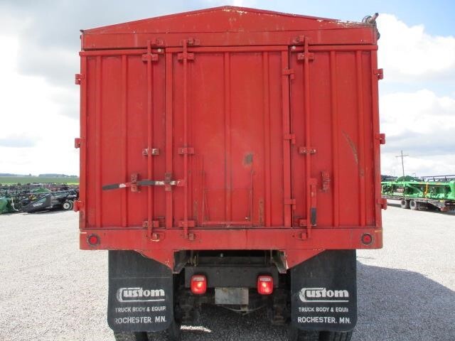 1986 Mack R686ST Semi Trucks/Trailer