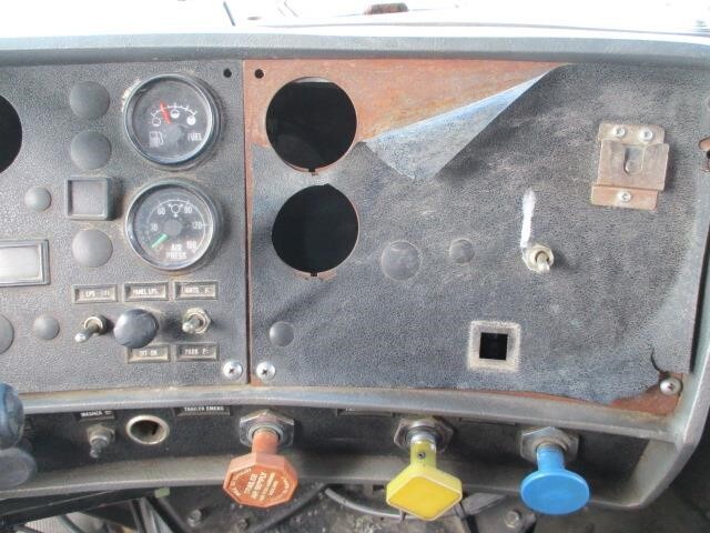 1986 Mack R686ST Semi Trucks/Trailer