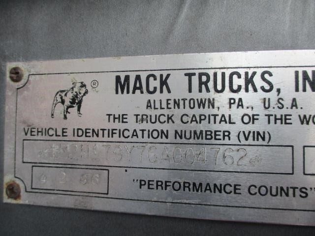 1986 Mack R686ST Semi Trucks/Trailer
