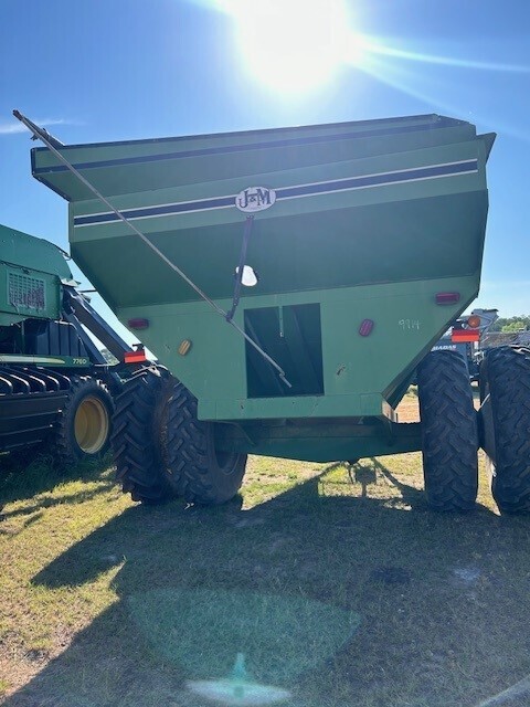 1900 J&M 1075 Grain Cart