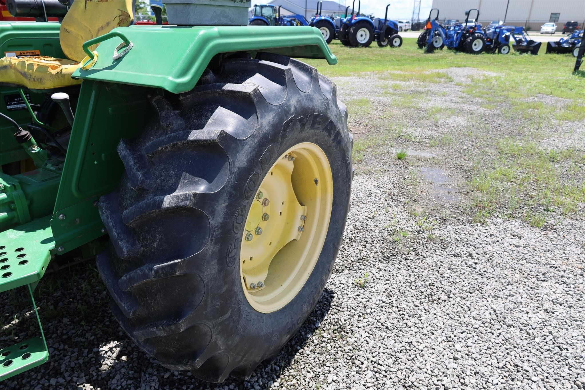2013 John Deere 5065E Tractor