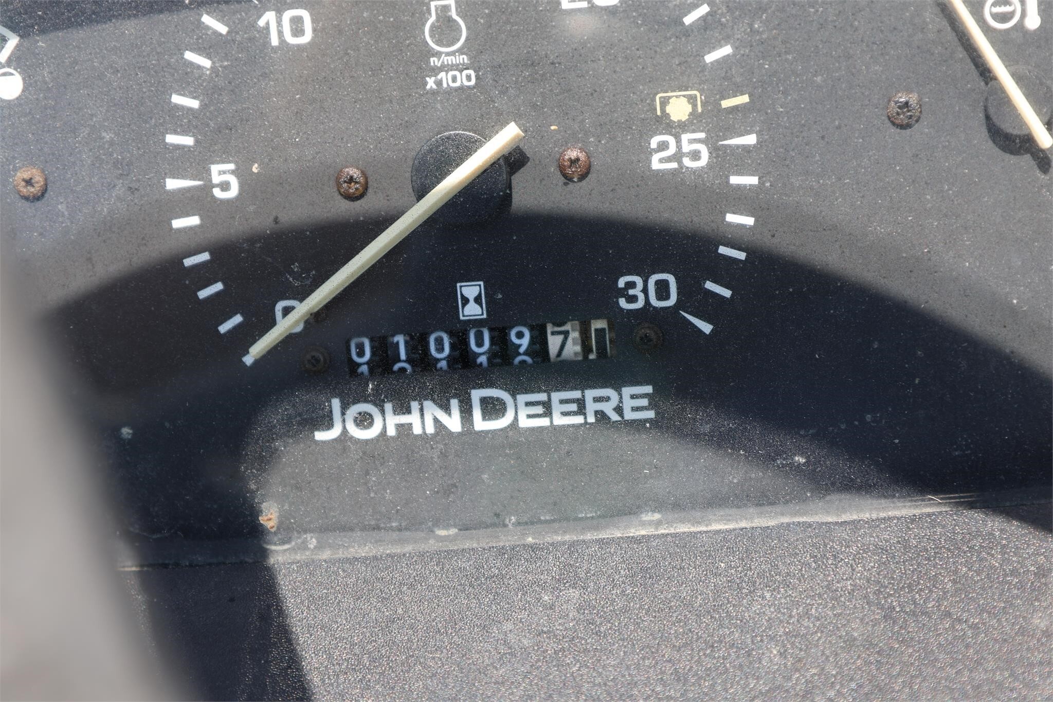 2013 John Deere 5065E Tractor