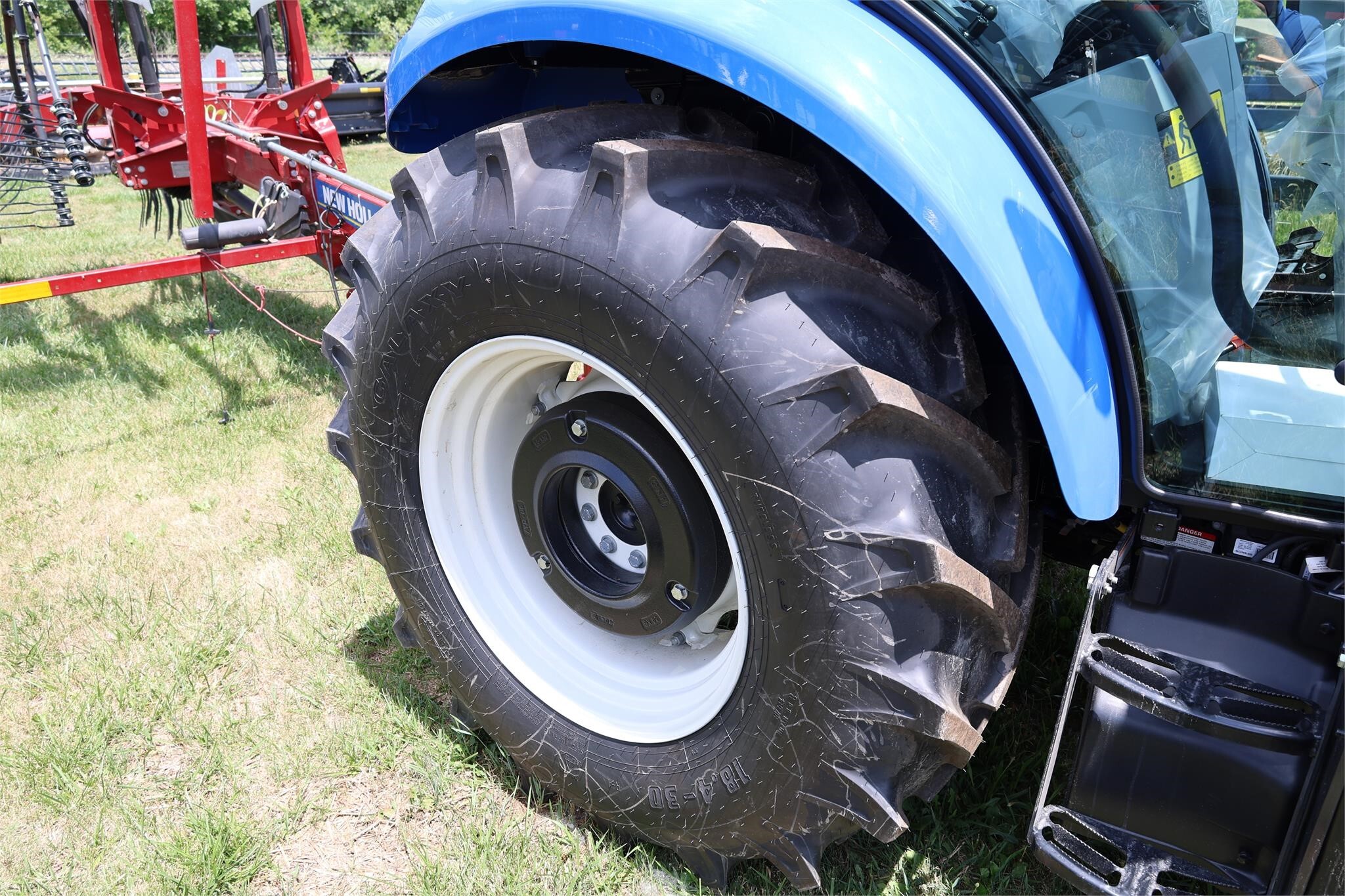  New Holland POWERSTAR 90 Tractor
