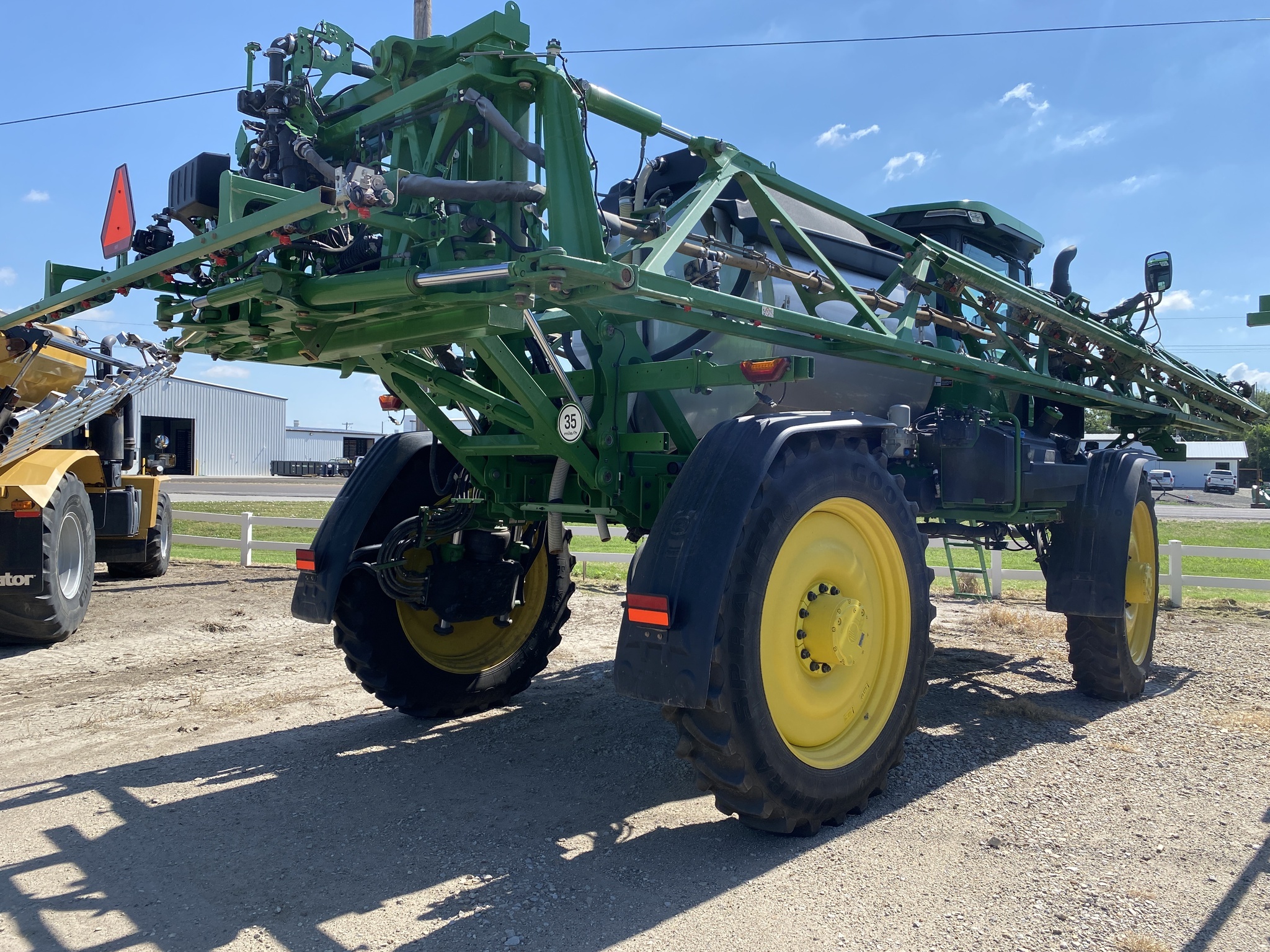 2022 John Deere 612R Self-Propelled Sprayer