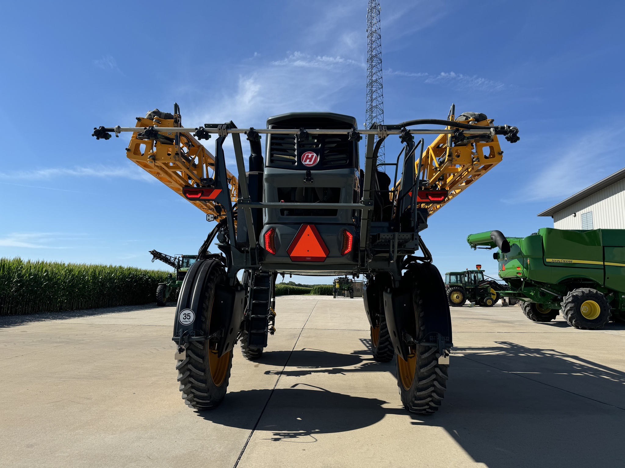 2022 Hagie STS12 Self-Propelled Sprayer