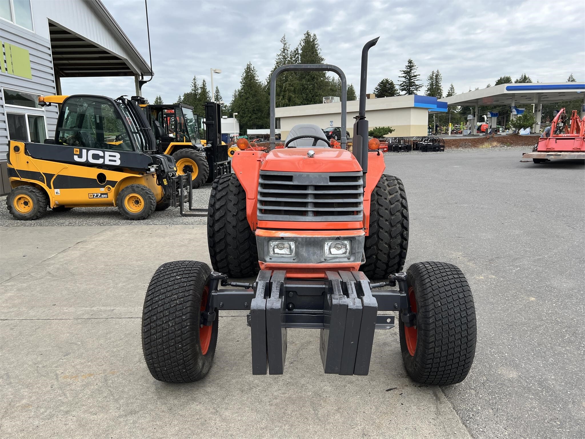  Kubota M4700 Tractor