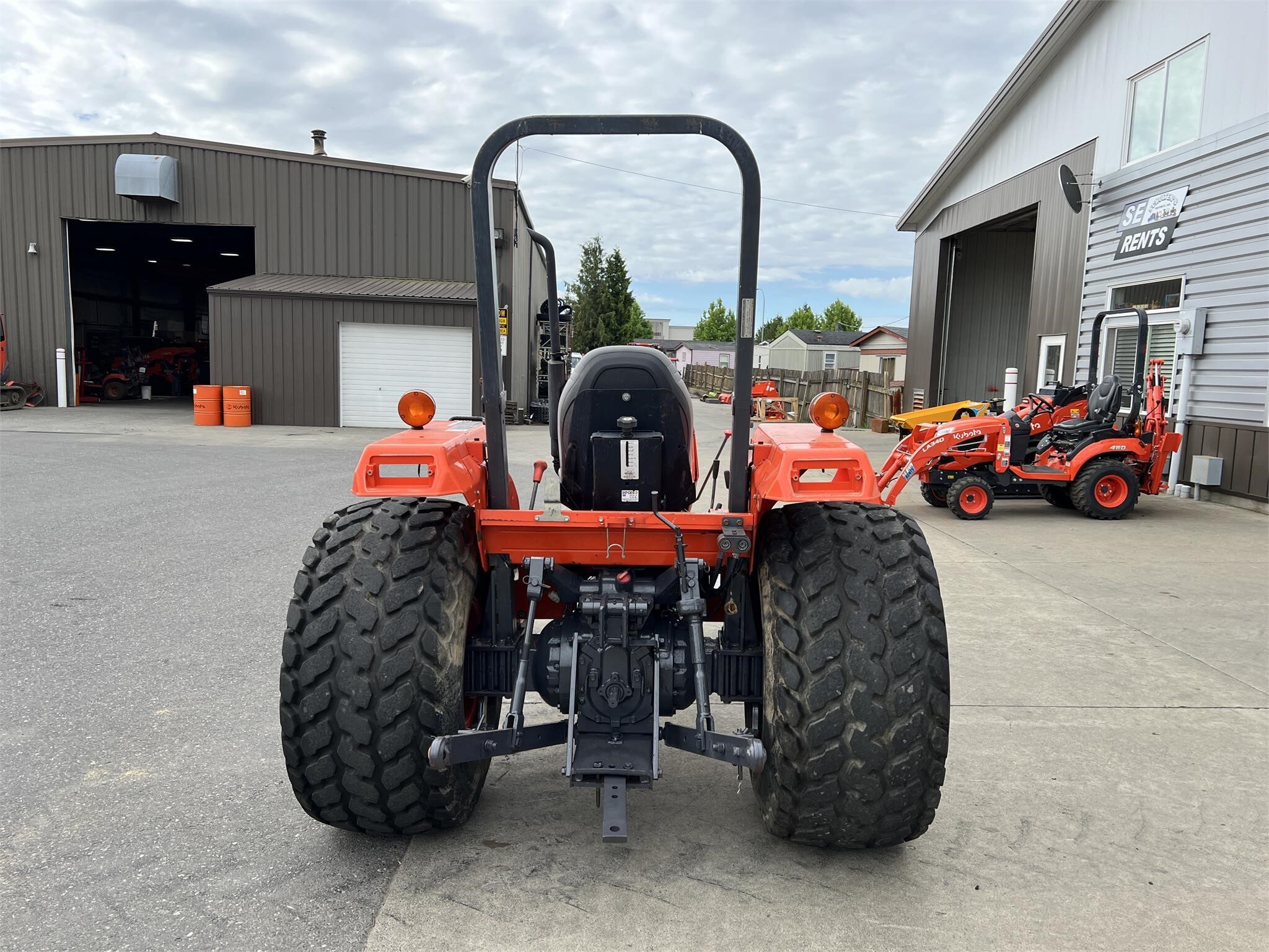  Kubota M4700 Tractor