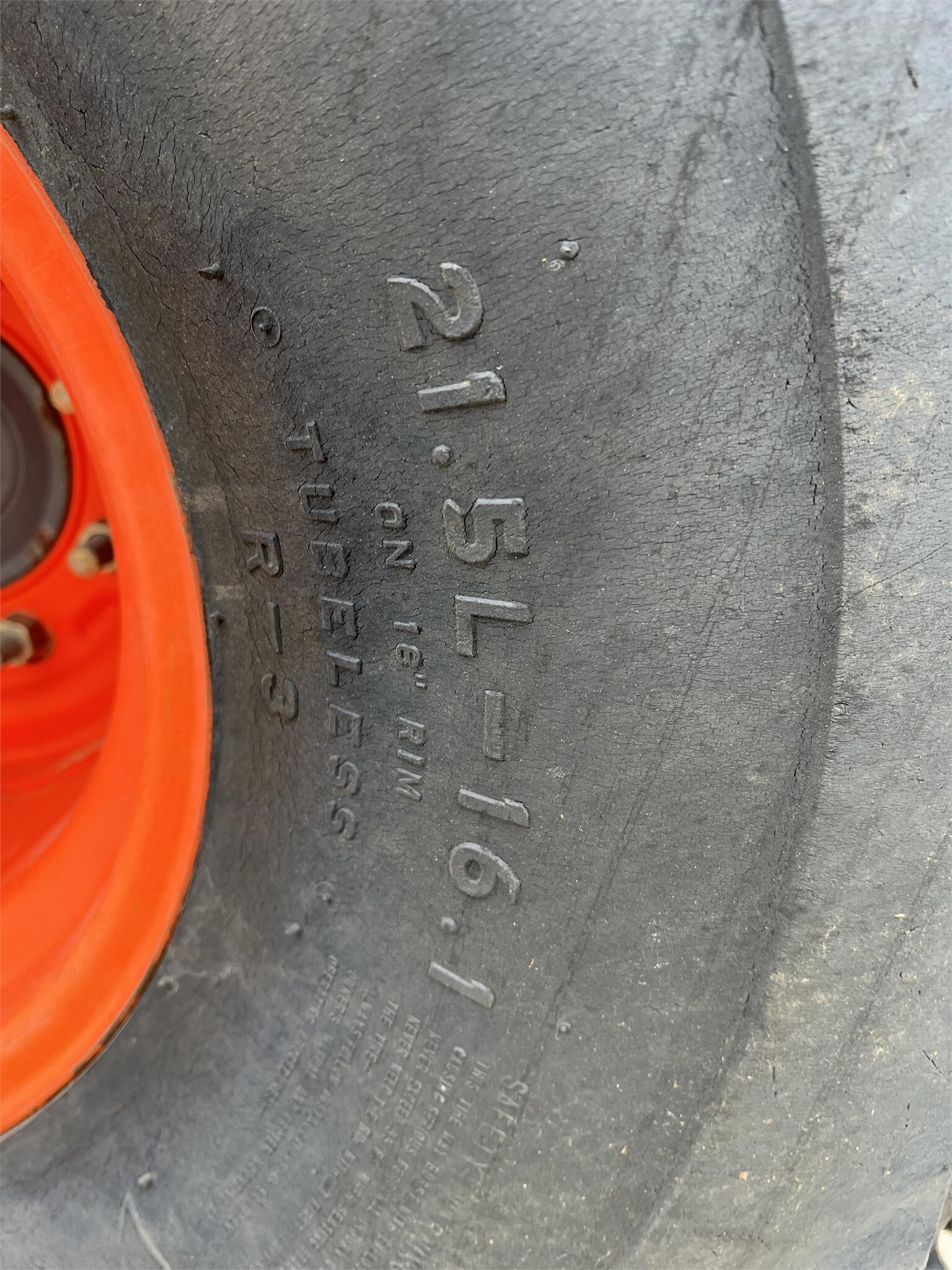  Kubota M4700 Tractor