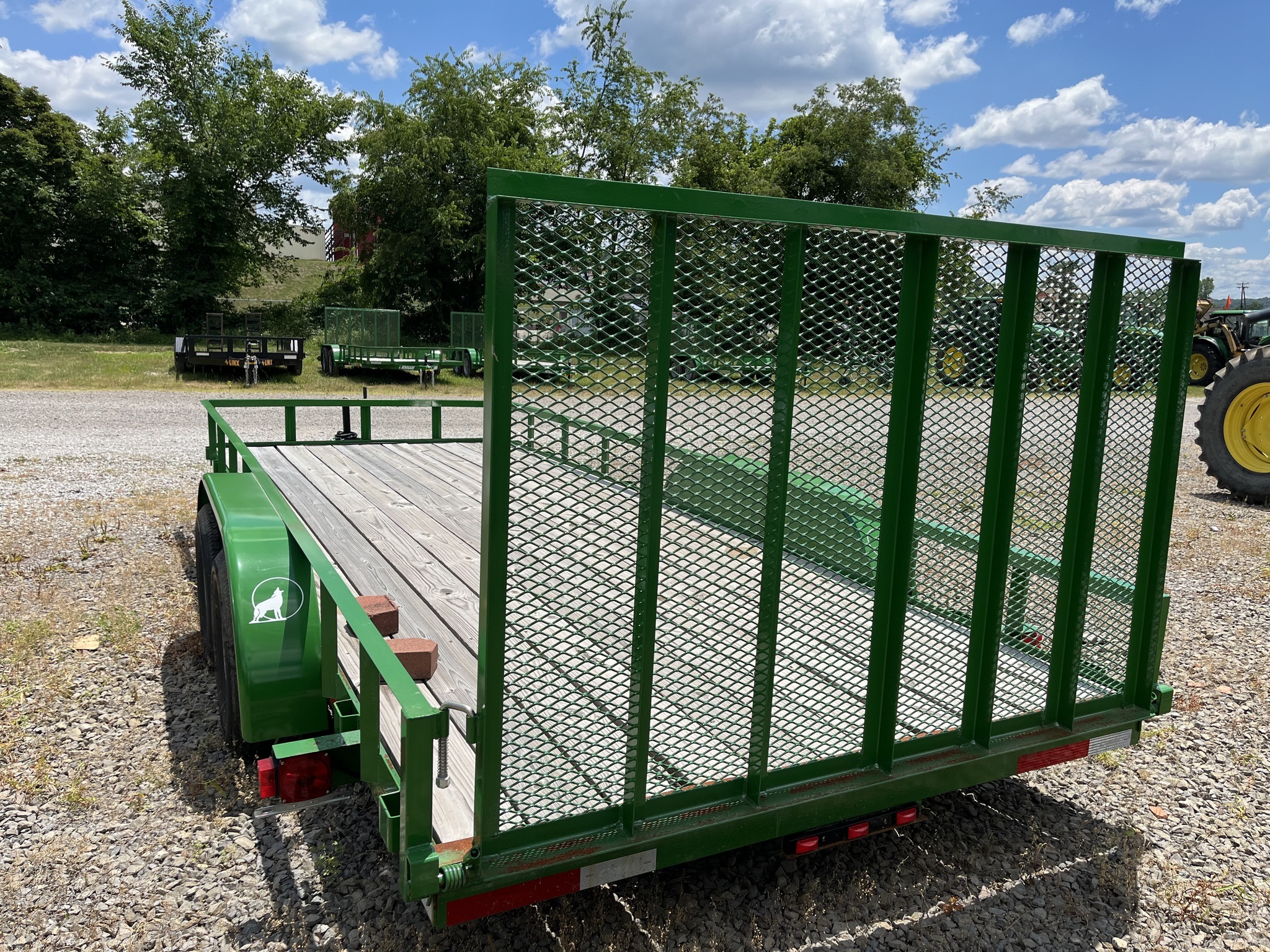 2023 Coyote Renegade Flatbed Trucks/Trailer