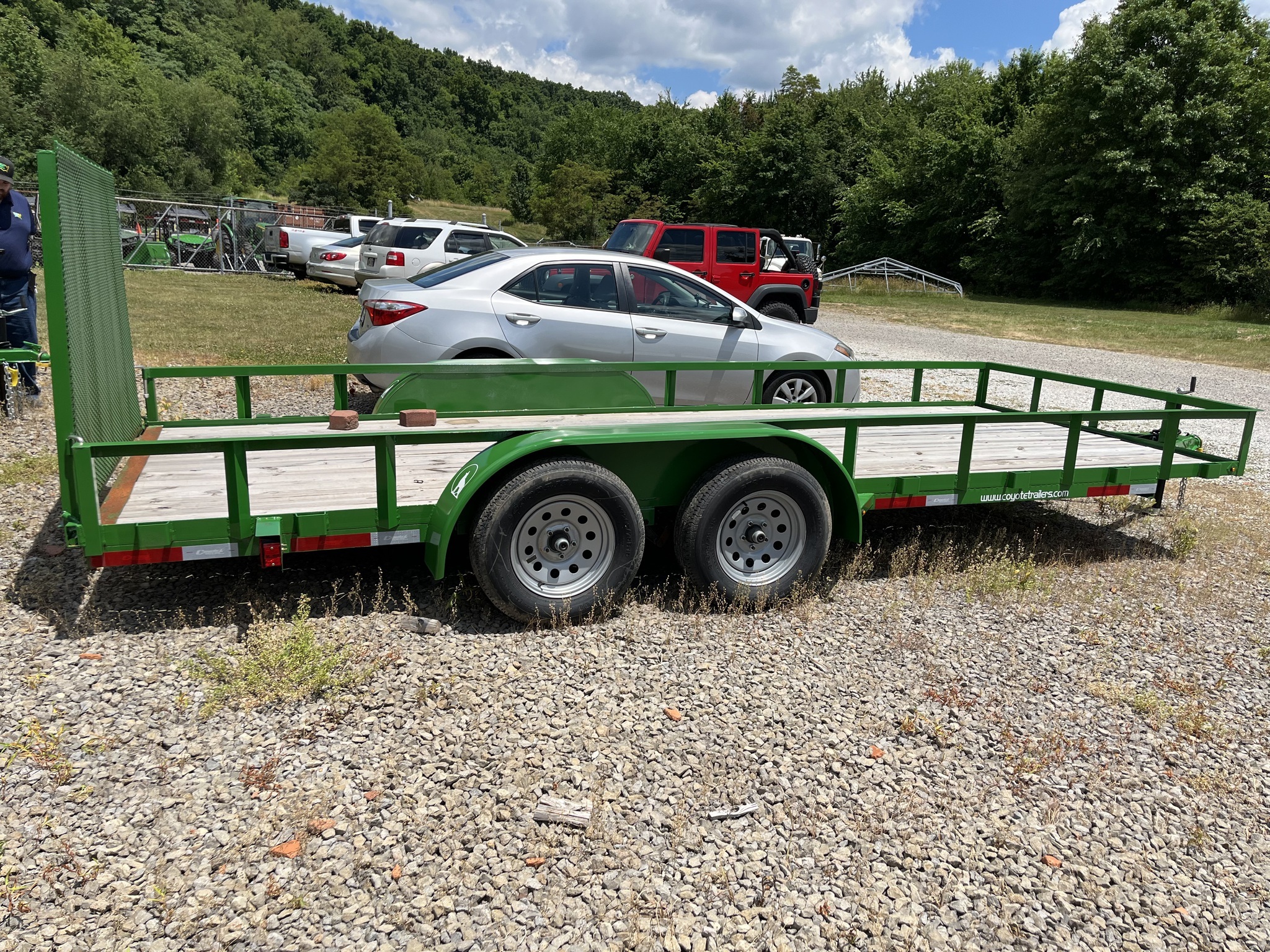 2023 Coyote Renegade Flatbed Trucks/Trailer