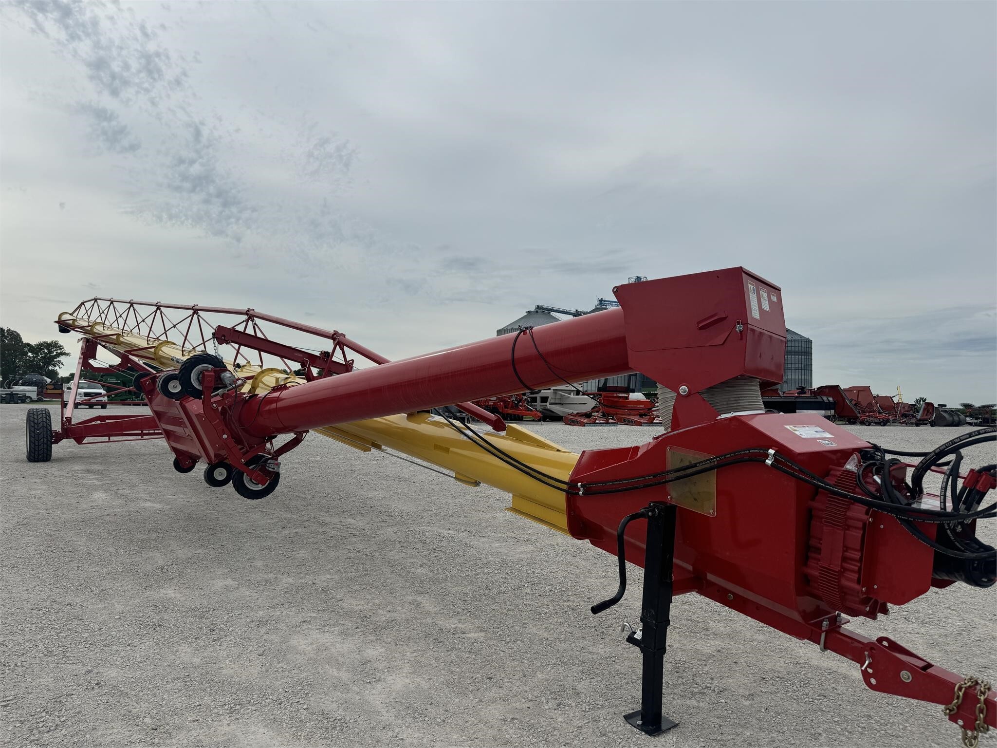 2026 Westfield MKX2 16-105 Augers and Conveyor