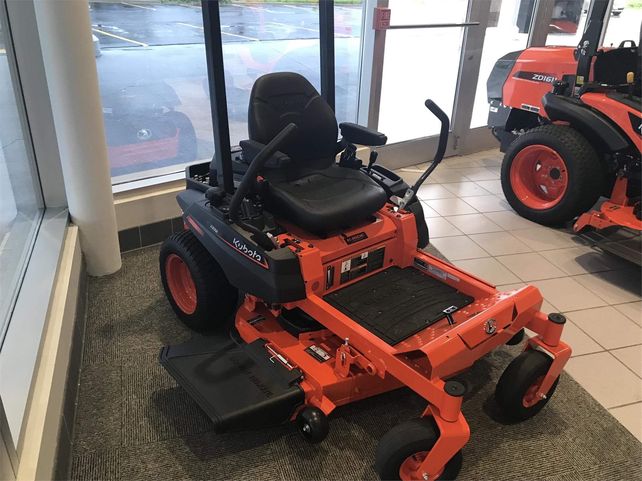  Kubota Z232 Lawn Mower