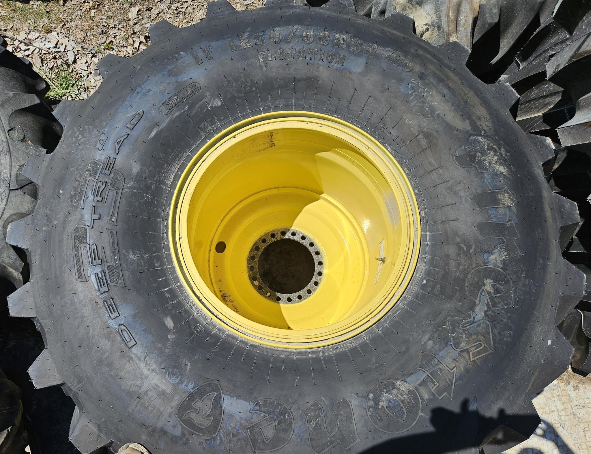 Firestone IF1250/50R32 Wheels / Tires / Track