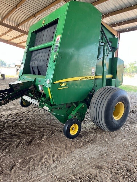 2013 John Deere 569 Round Baler