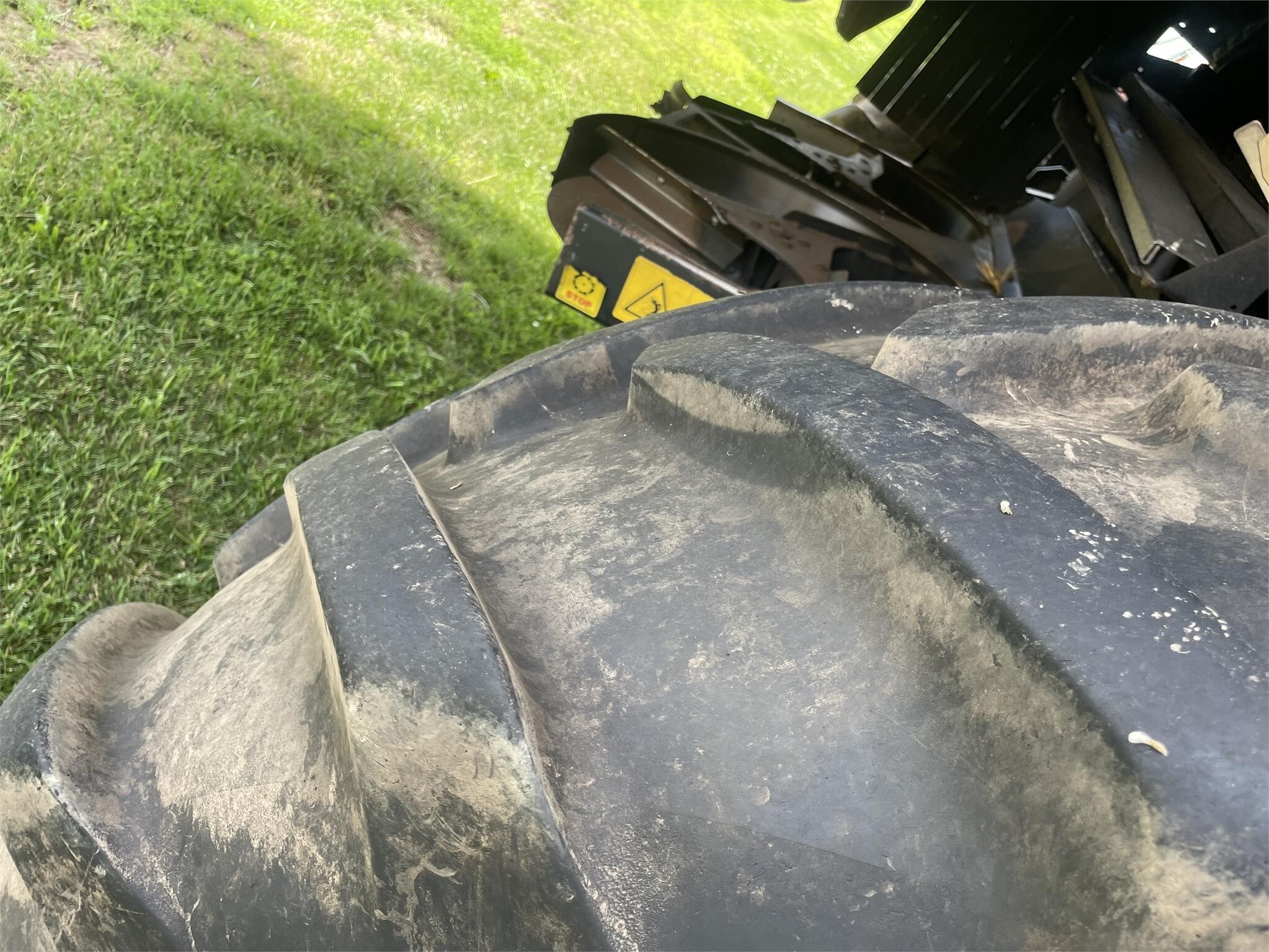 2017 New Holland CR8.90 Combine