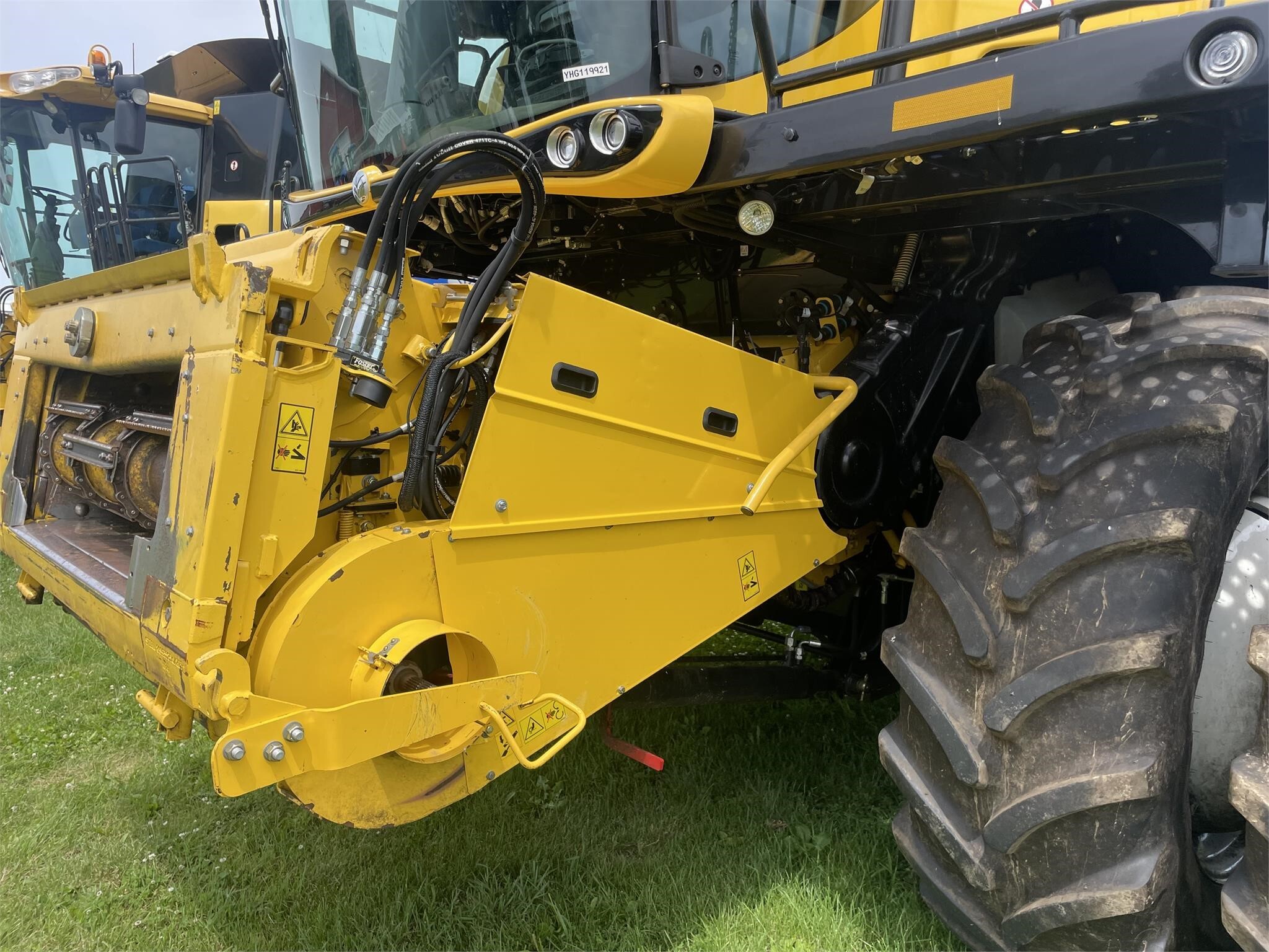 2017 New Holland CR8.90 Combine