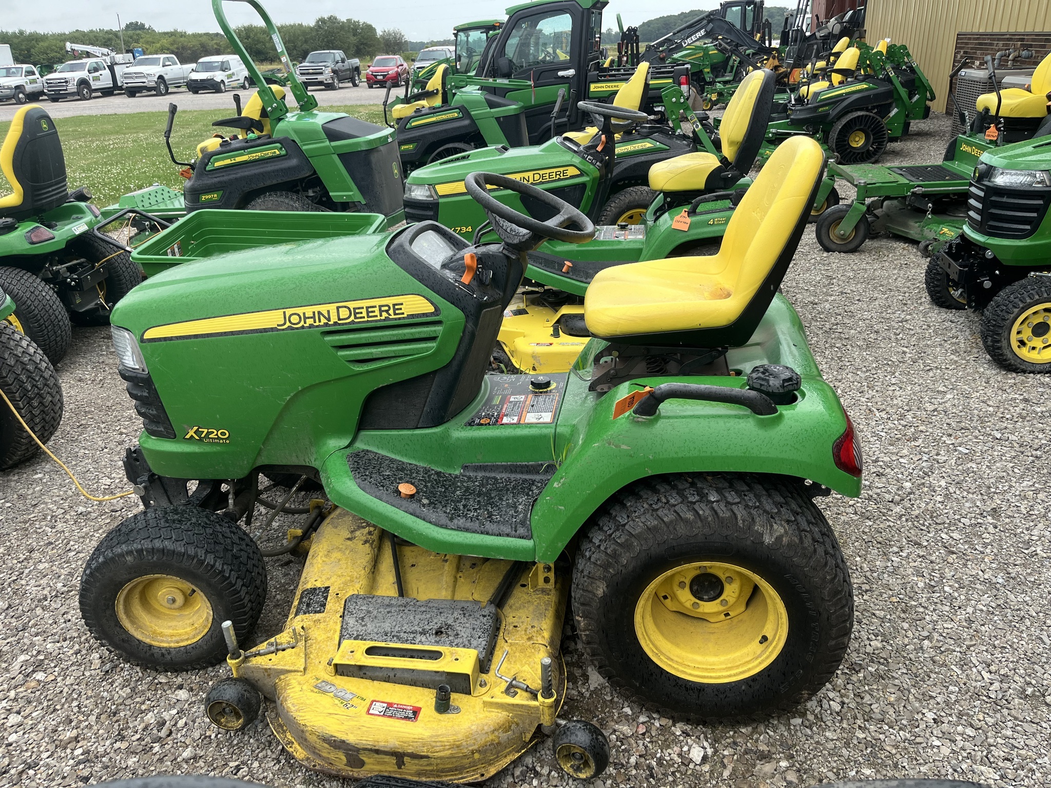 2011 John Deere X720 Lawn Mower